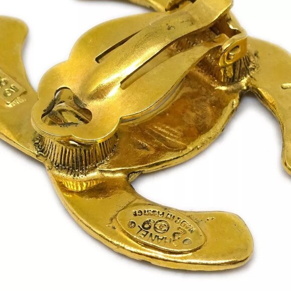 Chanel Gold CC Earrings Clip-On - Picture 2 of 9